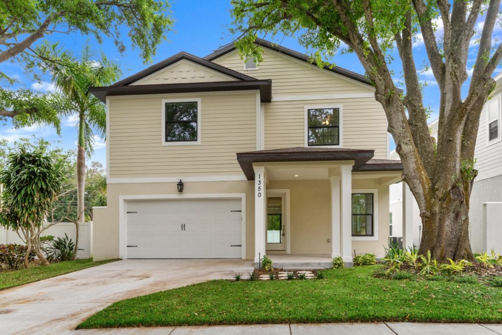 1350 46th Ave N Front